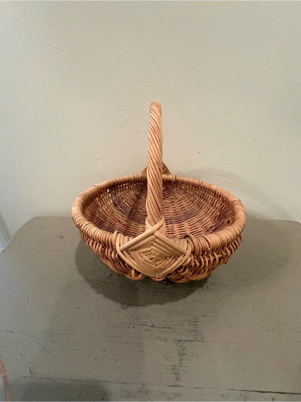 VTG Small Woven Egg Buttocks Basket With Handle